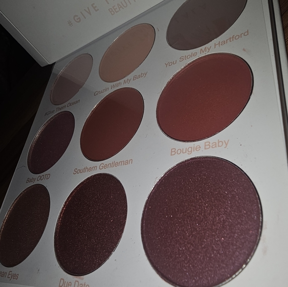 THE BABY PALETTE BNIB Full-size GIVE THEM LALA BEAUTY - Picture 6 of 10